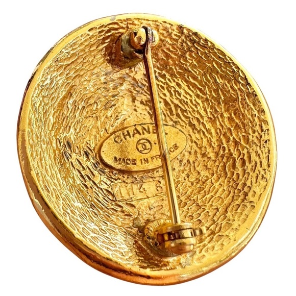 Authentic CHANEL Gold 31 Rue Cambon Round Typography Brooch Pin - Picture 8 of 10